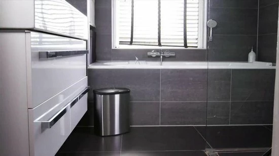 Goedkoop ✨ Prullenbak Met Sensor - 8 Liter - RVS - Toilet Afvalemmer - Badkamer Afvalbak Homra IXXA - Vuilnisbak - 8L - Vingerafdrukvrij RVS - Hygiënisch - Elektrische Softclose Deksel - Automatische Deksel - Sensor Vuilbak ❤️ 2 Goedkoop ✨ Prullenbak Met Sensor - 8 Liter - RVS - Toilet Afvalemmer - Badkamer Afvalbak Homra IXXA - Vuilnisbak - 8L - Vingerafdrukvrij RVS - Hygiënisch - Elektrische Softclose Deksel - Automatische Deksel - Sensor Vuilbak ❤️ - Afbeelding 2