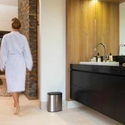 Goedkoop ✨ Prullenbak Met Sensor - 8 Liter - RVS - Toilet Afvalemmer - Badkamer Afvalbak Homra IXXA - Vuilnisbak - 8L - Vingerafdrukvrij RVS - Hygiënisch - Elektrische Softclose Deksel - Automatische Deksel - Sensor Vuilbak ❤️ 25 Goedkoop ✨ Prullenbak Met Sensor - 8 Liter - RVS - Toilet Afvalemmer - Badkamer Afvalbak Homra IXXA - Vuilnisbak - 8L - Vingerafdrukvrij RVS - Hygiënisch - Elektrische Softclose Deksel - Automatische Deksel - Sensor Vuilbak ❤️ -Dyson-winkel 550x366 6