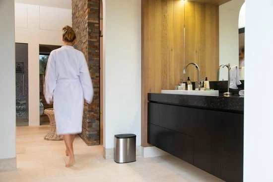 Goedkoop ✨ Prullenbak Met Sensor - 8 Liter - RVS - Toilet Afvalemmer - Badkamer Afvalbak Homra IXXA - Vuilnisbak - 8L - Vingerafdrukvrij RVS - Hygiënisch - Elektrische Softclose Deksel - Automatische Deksel - Sensor Vuilbak ❤️ 5 Goedkoop ✨ Prullenbak Met Sensor - 8 Liter - RVS - Toilet Afvalemmer - Badkamer Afvalbak Homra IXXA - Vuilnisbak - 8L - Vingerafdrukvrij RVS - Hygiënisch - Elektrische Softclose Deksel - Automatische Deksel - Sensor Vuilbak ❤️ - Afbeelding 5