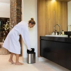 Goedkoop ✨ Prullenbak Met Sensor - 8 Liter - RVS - Toilet Afvalemmer - Badkamer Afvalbak Homra IXXA - Vuilnisbak - 8L - Vingerafdrukvrij RVS - Hygiënisch - Elektrische Softclose Deksel - Automatische Deksel - Sensor Vuilbak ❤️ 26 Goedkoop ✨ Prullenbak Met Sensor - 8 Liter - RVS - Toilet Afvalemmer - Badkamer Afvalbak Homra IXXA - Vuilnisbak - 8L - Vingerafdrukvrij RVS - Hygiënisch - Elektrische Softclose Deksel - Automatische Deksel - Sensor Vuilbak ❤️ -Dyson-winkel 550x366 7