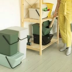 Goedkoop 🧨 Brabantia Sort & Go Prullenbak Stapelbaar - 20 L - Dark Grey 🎁 -Dyson-winkel 550x382 4