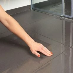 Gloednieuw 🔔 Secucare Anti Slip Spray 100ml - Antislip Voor Tegelvloeren 🔔 -Dyson-winkel 550x550 100